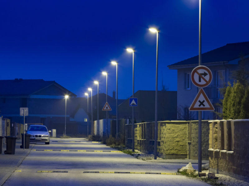 Iluminación LED Exterior: Ventajas de Eficiencia y Seguridad