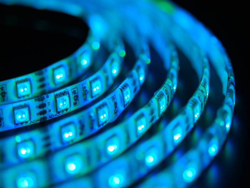 Tiras de luz LED: una forma sencilla y barata de iluminar, decorar y  reducir la fatiga visual